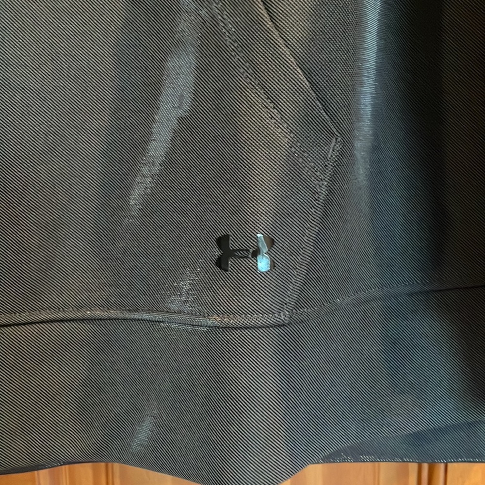 UA Metallic sweatshirt-Size medium - Picture 3 of 4